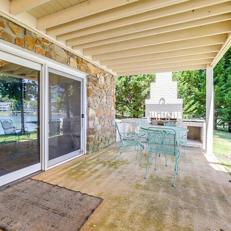 Smith Mountain Lake Retreat With Private Beach! Huddleston Kültér fotó