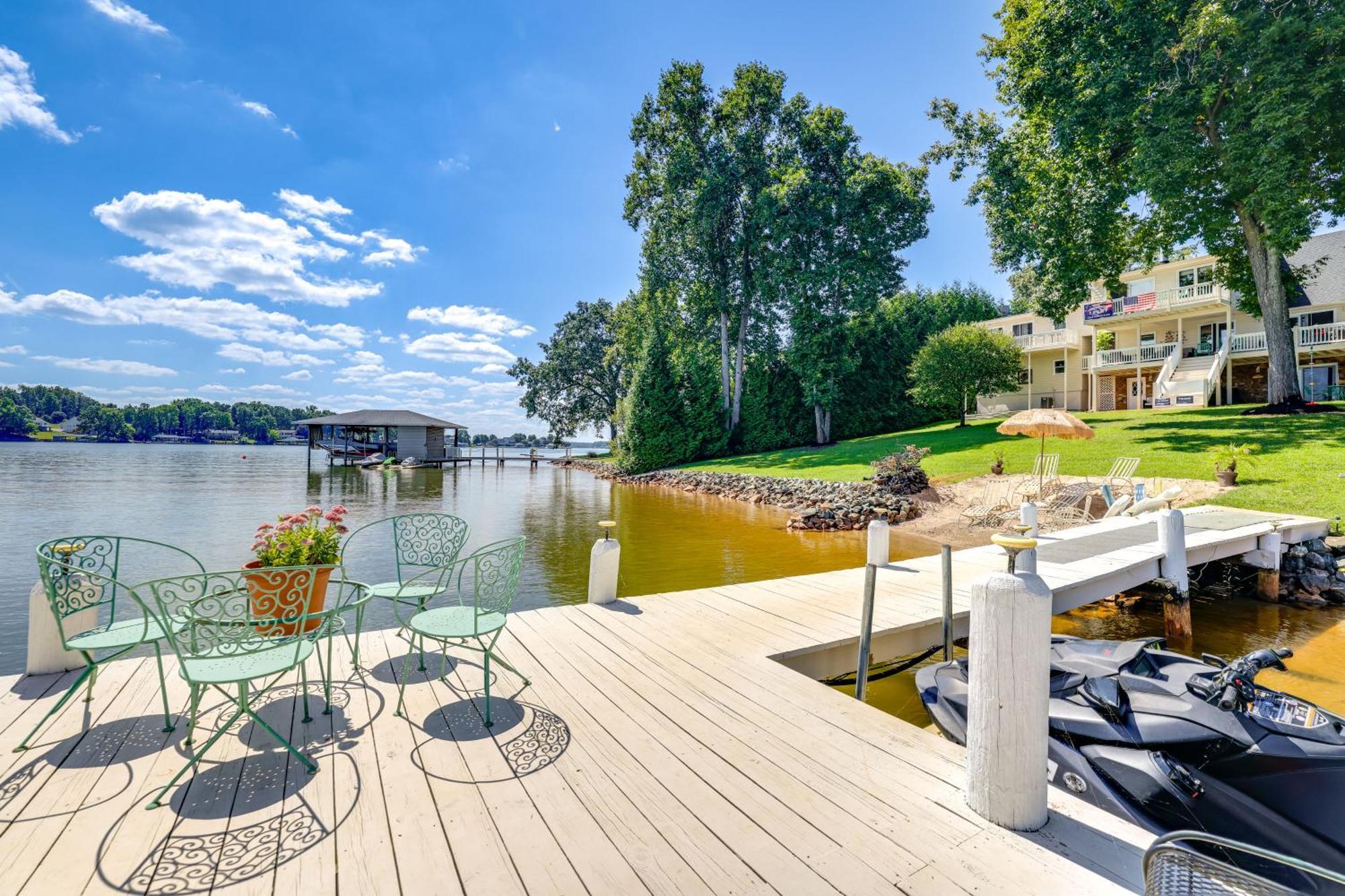 Smith Mountain Lake Retreat With Private Beach! Huddleston Kültér fotó