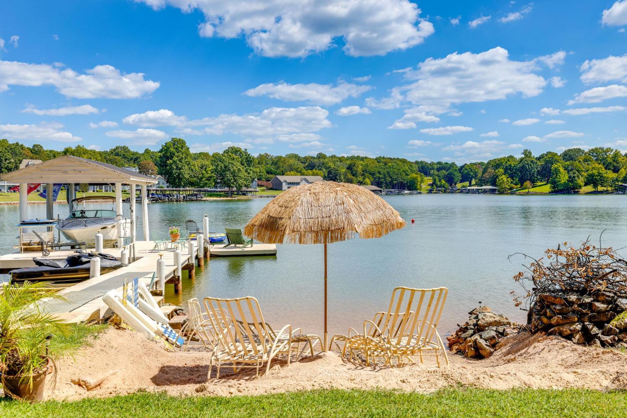 Smith Mountain Lake Retreat With Private Beach! Huddleston Kültér fotó